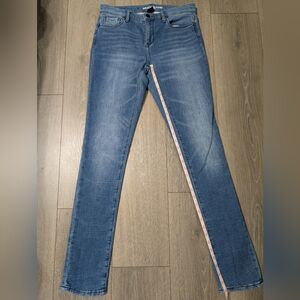 EUC•DKNY Women's Jeans Soho Skinny•94 % Cotton, Soft Interior•5 Pockets•Size 4👖